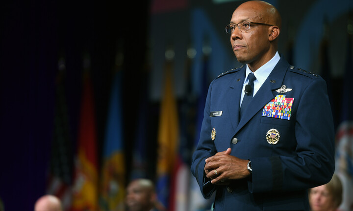 Lần đầu tiên người da màu nắm giữ 2 chức vụ cao nhất Lầu Năm Góc