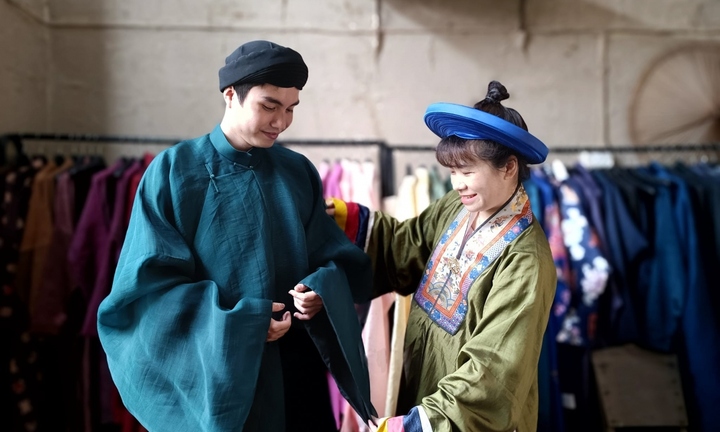 Chàng trai trẻ khát khao hồi sinh cổ phục Việt