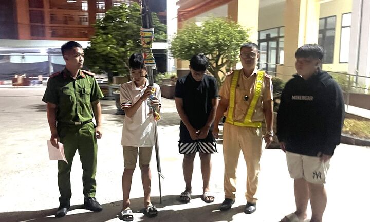 Truy bắt nhóm thanh thiếu niên ở Đà Nẵng chuyên chế tạo đao, 3 chĩa