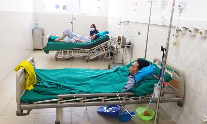 Cô giáo bám bản tử vong trên đường đến trường: Sức khoẻ người chồng hiện ra sao?