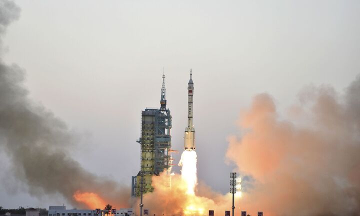 Tàu vũ trụ tái sử dụng của Trung Quốc bay trên quỹ đạo gần 300 ngày