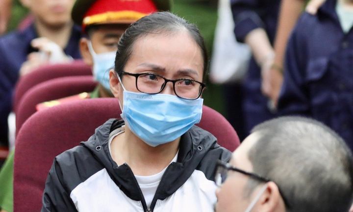  Vợ Nguyễn Thái Luyện mang thai, xin hoãn tòa phúc thẩm