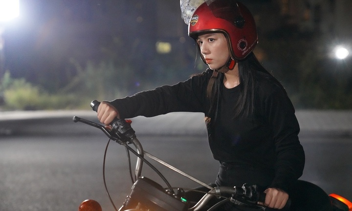 Hạ Anh vào vai đả nữ trong phim hình sự gây cấn 'Người thầm lặng'