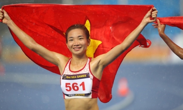 'Ngày xưa nghĩ con chạy cho vui, ai ngờ giờ thành nữ hoàng điền kinh'