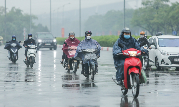 Tin mưa dông diện rộng chiều 11/5 và dự báo thời tiết Hà Nội 10 ngày tới