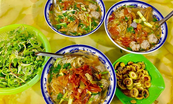 Bún dù ngon đến mấy nhưng 4 nhóm người này cần 'tránh thật xa'