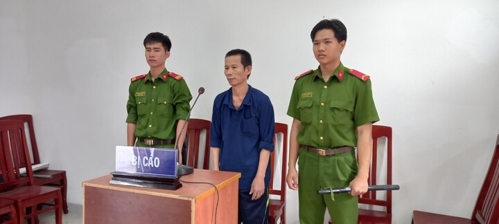 Giết vợ vì bị cằn nhằn ‘chỉ lo ăn nhậu, không lo cắt cỏ cho bò’