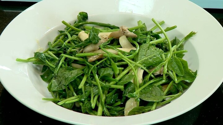 Rau mồng tơi tốt nhưng có 4 nhóm người được khuyến cáo không nên ăn nhiều