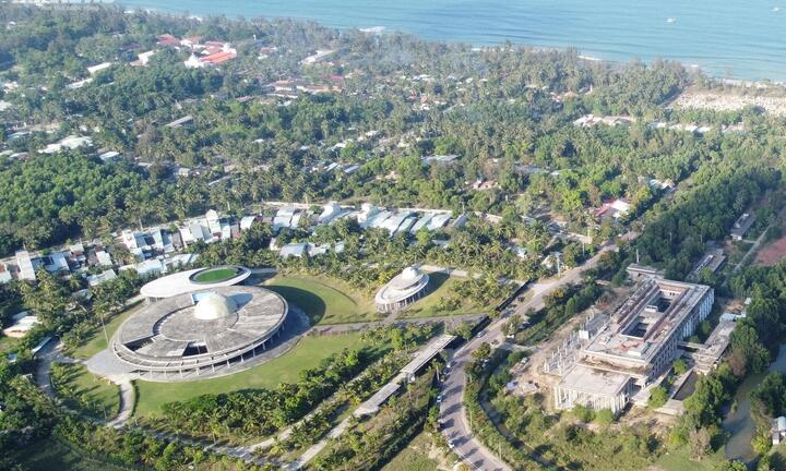 Công trình trăm tỷ ở Bình Định mới sử dụng một năm hết thấm dột lại sụt lún