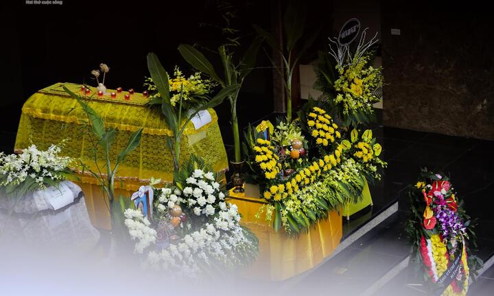 Nước mắt rơi mãi trong đám tang 4 bà cháu tử vong ở Hà Nội