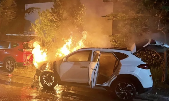 Điều tra vụ nổ ô tô khiến một phụ nữ bị thương ở TP.HCM