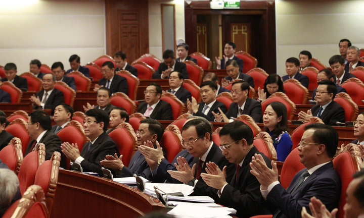 Trung ương thảo luận báo cáo kiểm điểm của các Ủy viên Bộ Chính trị, Ban Bí thư