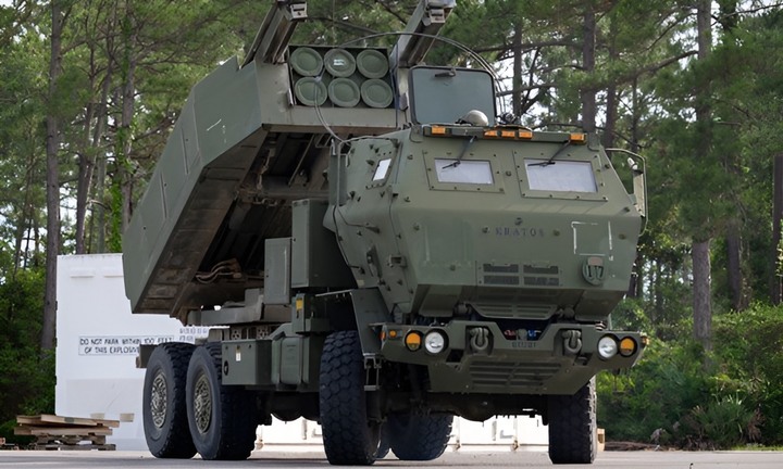 Ba Lan tiếp nhận các hệ thống HIMARS đầu tiên từ Mỹ