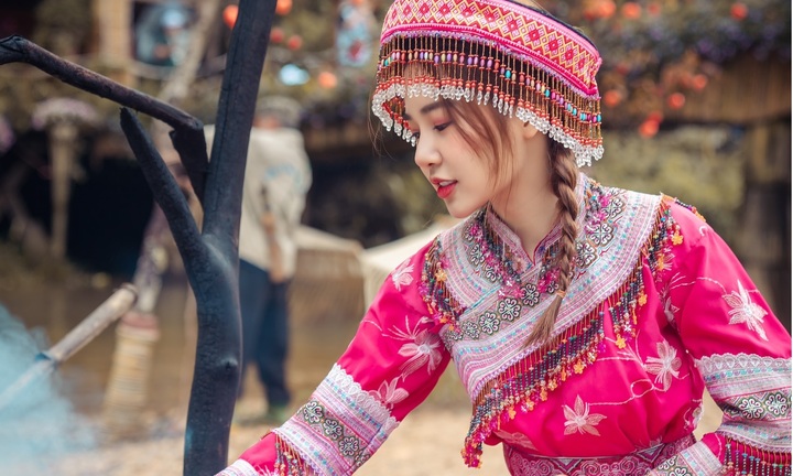 Á khôi Đỗ Hà Trang khoe sắc ngọt ngào khi diện trang phục dân tộc Mông