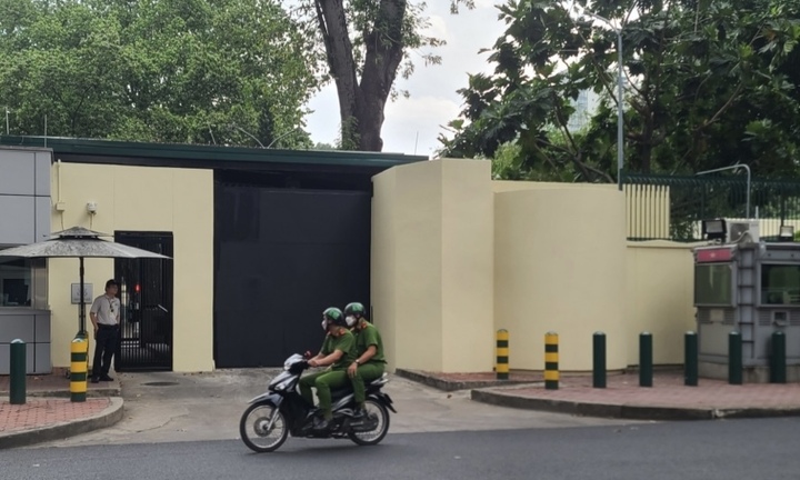 Công an làm việc với thường trú nhân Mỹ vì nghi khai báo gian dối 'mất thẻ xanh'