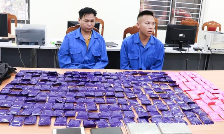 Bắt giữ 2 kẻ buôn bán 2 bánh heroin, 48.000 viên ma túy