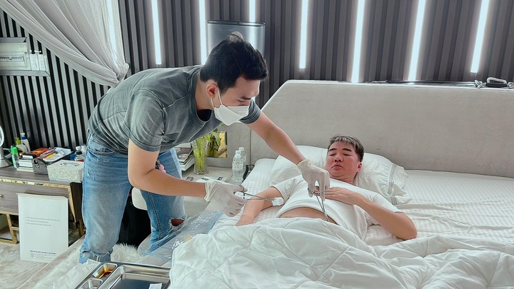 Dưỡng bệnh tại nhà, Đàm Vĩnh Hưng phải 'kêu trời' và năn nỉ khán giả điều này