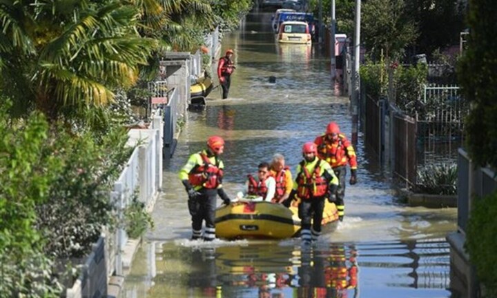 Mưa lớn gây lũ lụt làm 9 người thiệt mạng ở miền Bắc Italia