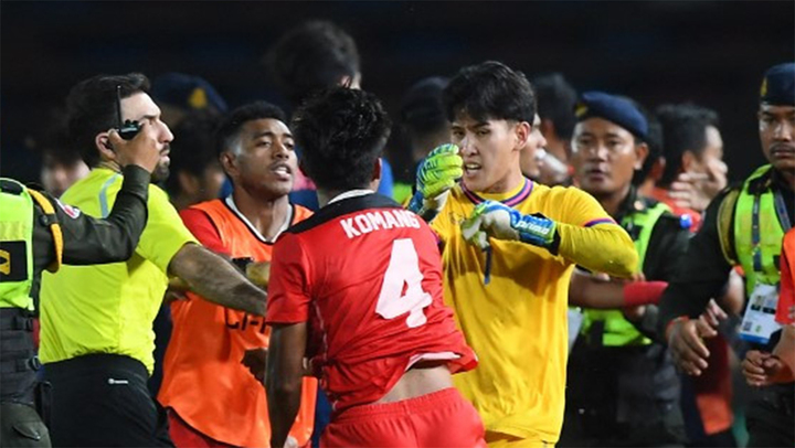 Thủ môn U22 Thái Lan xin lỗi, đổ tại cầu thủ Indonesia đấm đồng đội