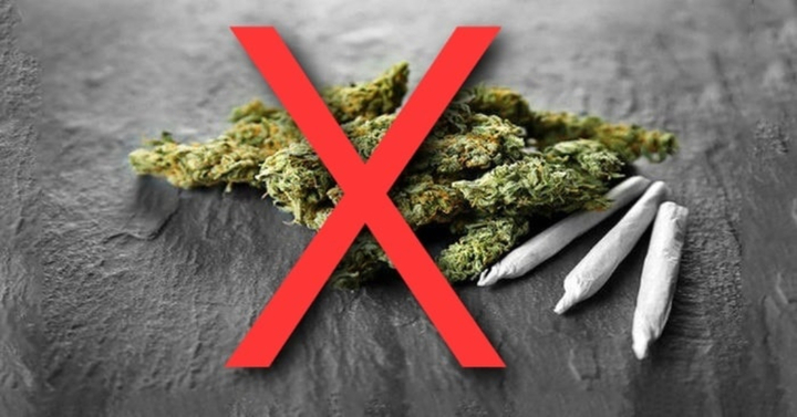 Hút thử 'cỏ Mỹ', học sinh lớp 9 nhập viện cấp cứu