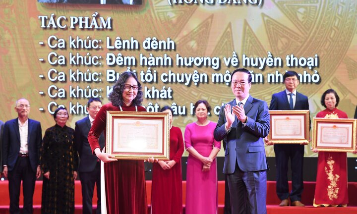 Chủ tịch nước Võ Văn Thưởng trao Giải thưởng Hồ Chí Minh về văn học, nghệ thuật