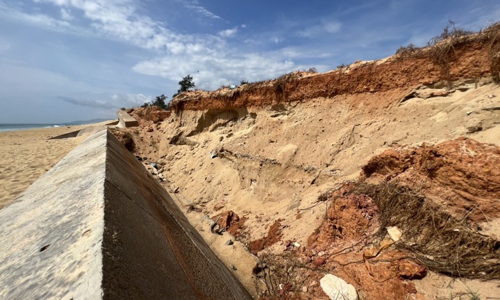 Sau 5 năm kết luận sai phạm, kè biển gần 80 tỷ ở Bình Định 'tan nát vẫn nát tan'