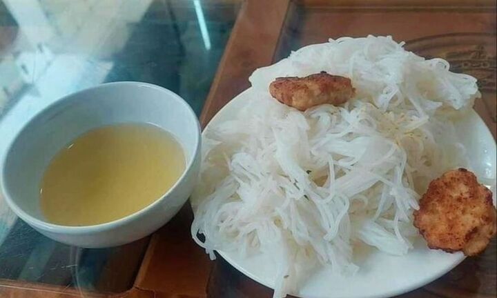 Xử phạt nhà hàng ở Thanh Hoá bán suất bún chỉ có 2 cái chả
