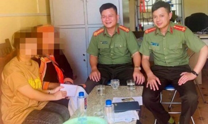 Giải cứu bé gái 16 tuổi bị đưa qua 4 quán karaoke