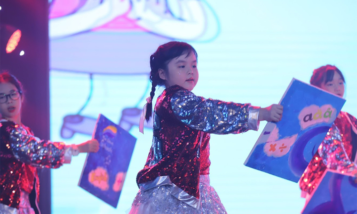 Học sinh Hà Nội biểu diễn nghệ thuật gây quỹ từ thiện vì người nghèo 