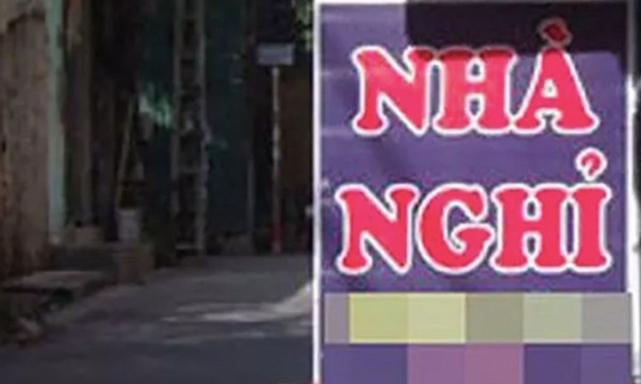 Nữ phó chánh văn phòng sở ở chung phòng nhà nghỉ với chồng người khác