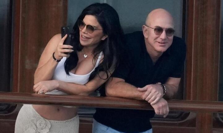 Tỷ phú Jeff Bezos đính hôn