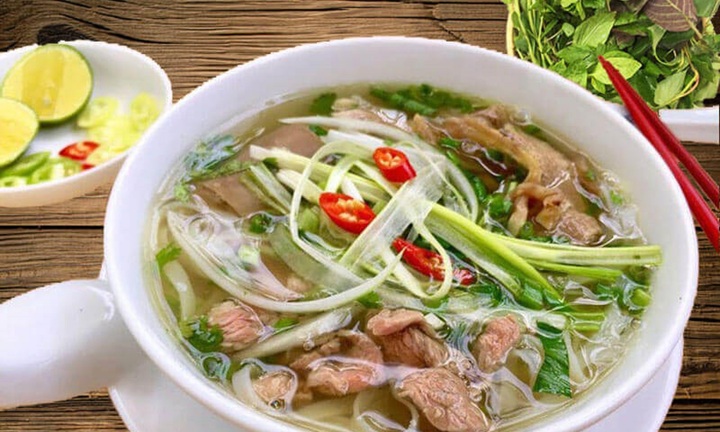 Giá điện vừa tăng, bát phở đã đắt hơn 2.000 đồng