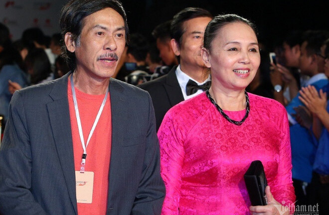 NSND Bùi Bài Bình kể về cuộc hôn nhân 42 năm với bạn cùng lớp diễn viên