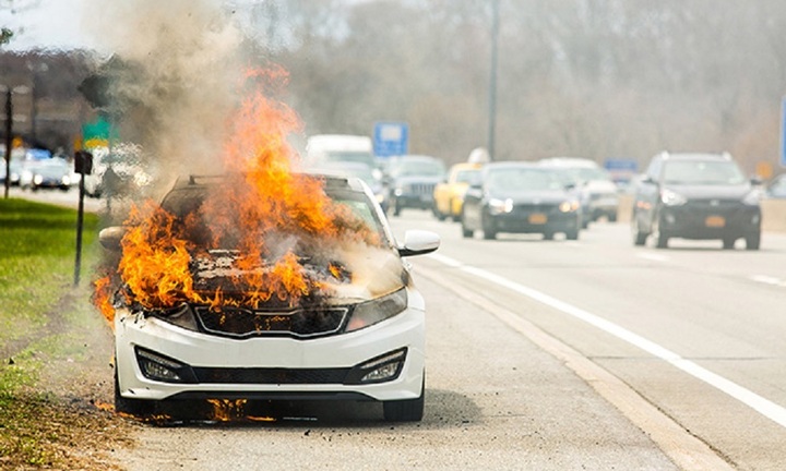 Lý do khiến ô tô gặp hỏa hoạn, lái xe nên biết để phòng tránh