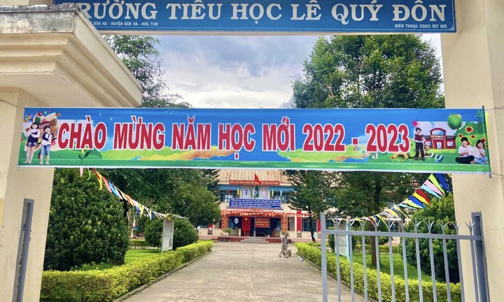 Kon Tum: 11 học sinh tiểu học nhập viện sau tiệc liên hoan
