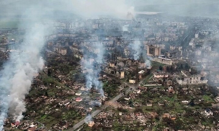 Toàn cảnh Bakhmut nhìn từ trên cao sau 224 ngày giao tranh ác liệt