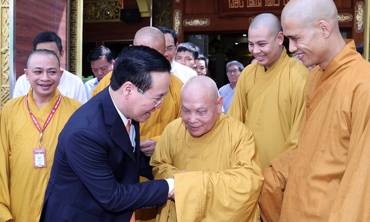 Chủ tịch nước chúc mừng Đại lễ Phật đản tại TP.HCM