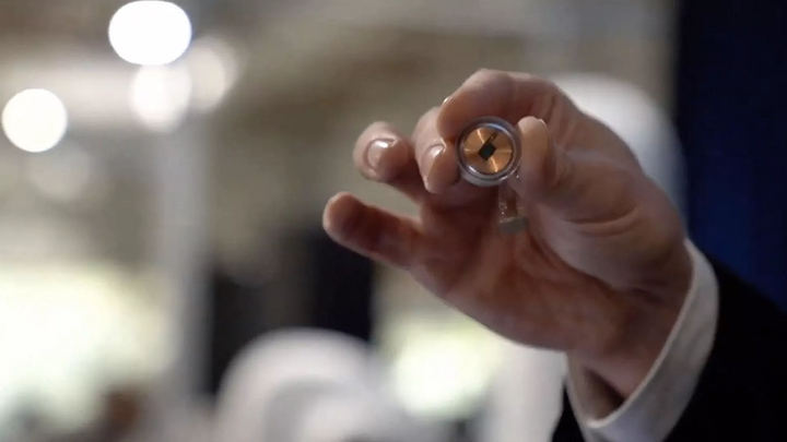 Mỹ cho phép thử nghiệm gắn chip lên não người