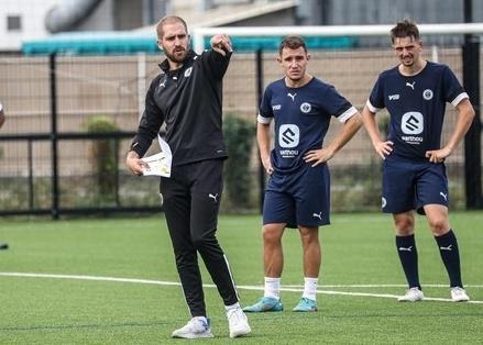 HLV của Quang Hải ở Pau FC bị điều tra