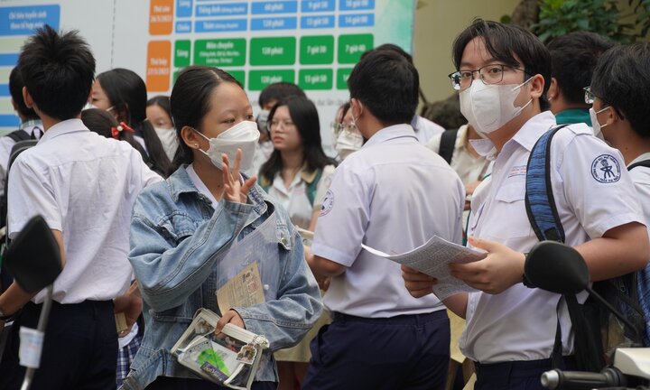 Hơn 3.000 thí sinh đầu tiên thi vào lớp 10 chuyên ở TP.HCM