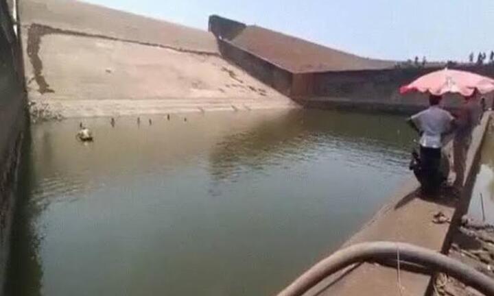 Quan chức Ấn Độ rút cạn hồ chứa 2 triệu lít nước để tìm điện thoại rơi