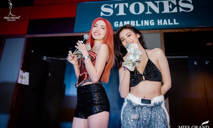 Hoa hậu Hòa bình Thái Lan bị chỉ trích biểu diễn phản cảm