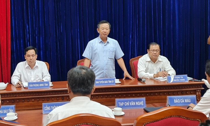 Phó Chủ tịch huyện ở Cà Mau phủ nhận mặc cả, đòi nhà thầu 'lại quả' 