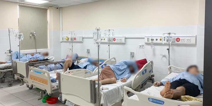 Ăn trứng cá sấu hỏa tiễn nấu mẻ, 6 người nhập viện cấp cứu