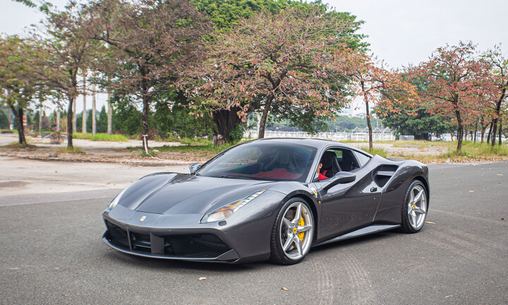 Siêu xe Ferrari 488 GTB từng gắn bó với Cường Đô la rao bán giá chỉ hơn 7 tỷ