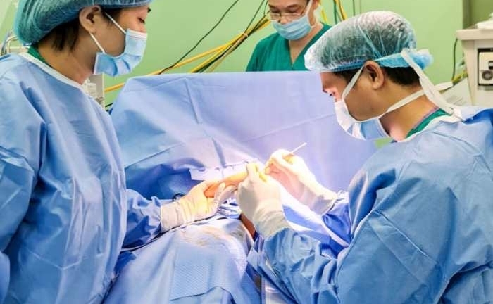 3 trẻ bị bỏng nặng do nghịch máy chạy bộ