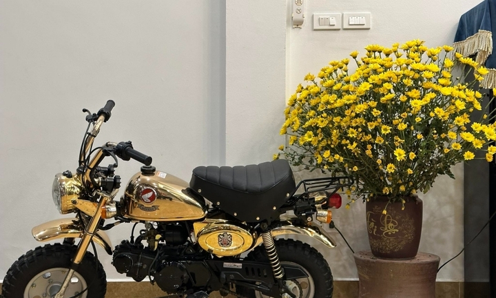 Honda Monkey 1996 mạ vàng chưa từng đổ xăng rao bán giá 300 triệu