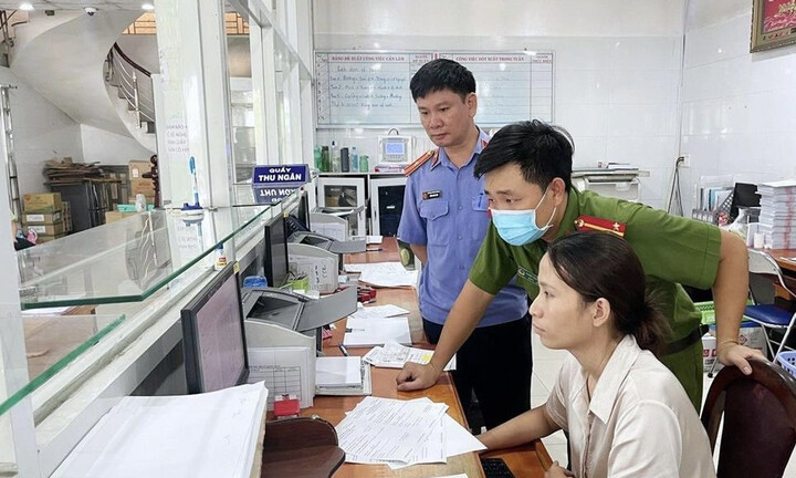 Bắt 2 đối tượng 'cò' mua bán giấy tờ khám chữa bệnh, trục lợi BHXH