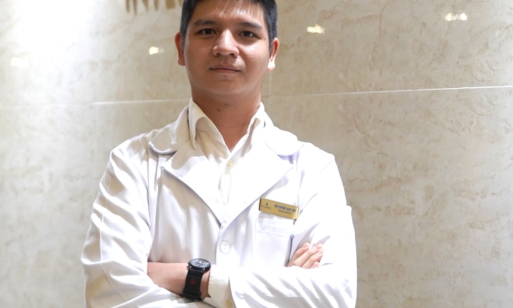 Mắc 2 bệnh hiếm cùng lúc, bác sĩ trẻ quyết tâm giúp đỡ trẻ em đồng cảnh ngộ