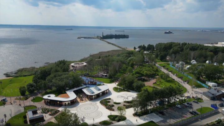 Triển lãm hàng hải lớn nhất của Nga diễn ra ở St. Petersburg